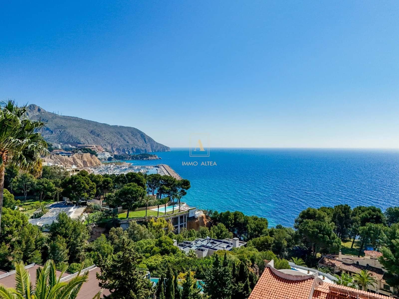 5 bedroom Villa for sale in Altea with pool garage - € 2,600,000 (Ref: 9719361)