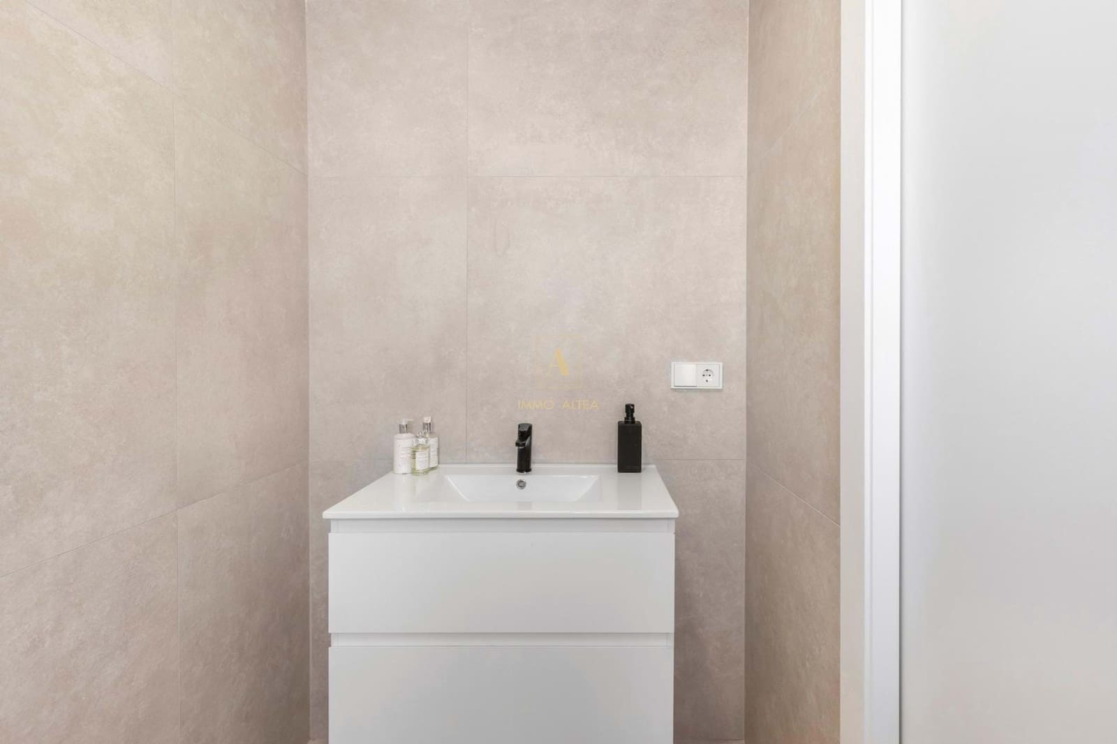 Chalet de 3 habitaciones en Los Alcázares en venta con piscina - 489.000 € (Ref: 9726306)