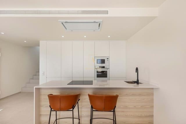 Chalet de 3 habitaciones en Los Alcázares en venta con piscina - 429.000 € (Ref: 9726307)