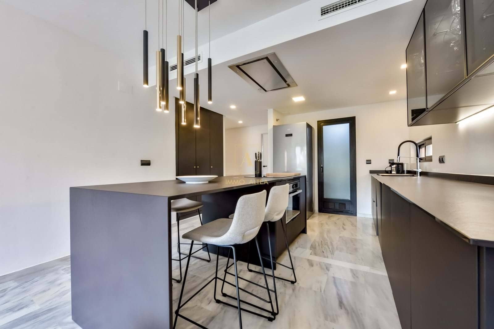 2 bedroom Apartment for sale in La Villajoyosa / Vila Joiosa - € 365,000 (Ref: 9726878)