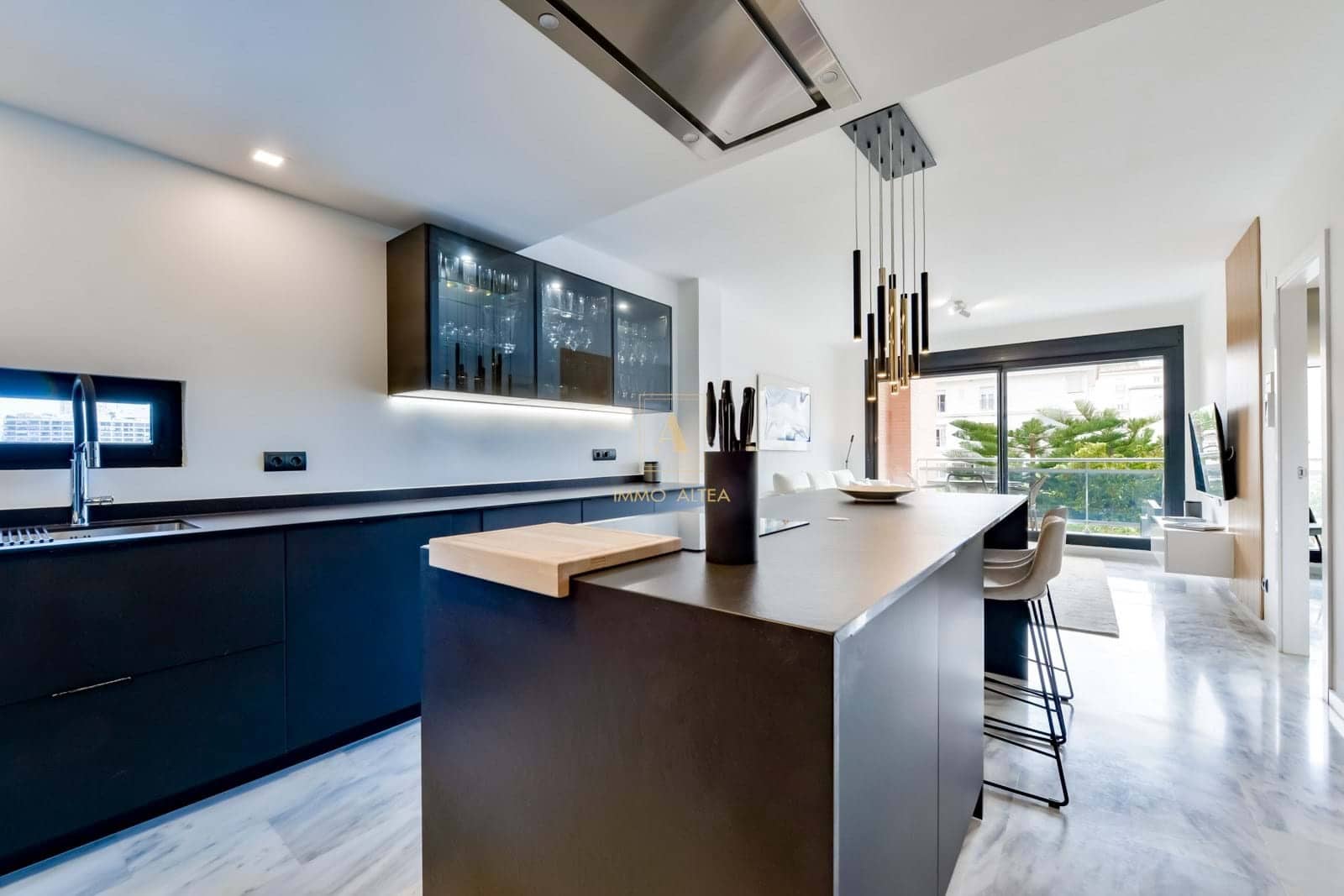 2 bedroom Apartment for sale in La Villajoyosa / Vila Joiosa - € 365,000 (Ref: 9726878)