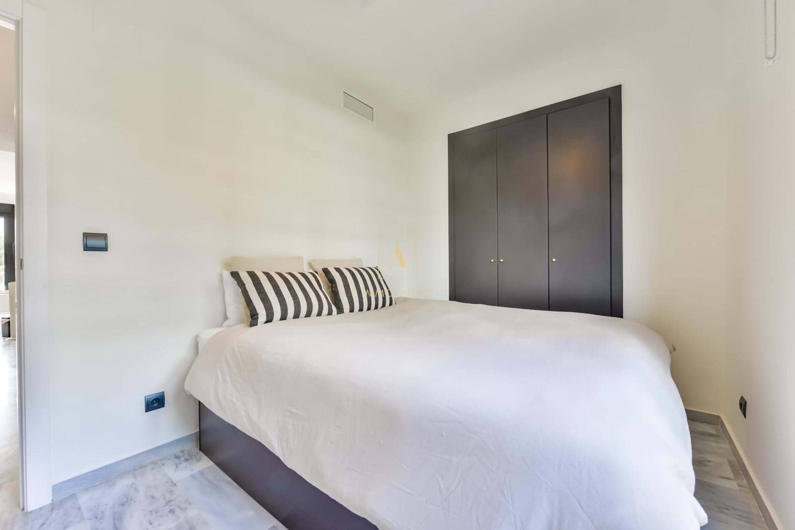2 bedroom Apartment for sale in La Villajoyosa / Vila Joiosa with pool garage - € 365,000 (Ref: 9726878)
