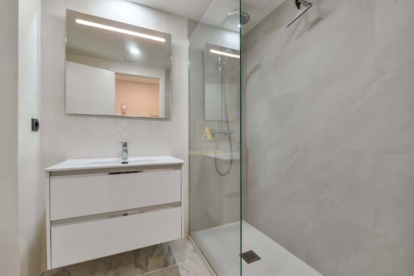 2 bedroom Apartment for sale in La Villajoyosa / Vila Joiosa with pool garage - € 365,000 (Ref: 9726878)