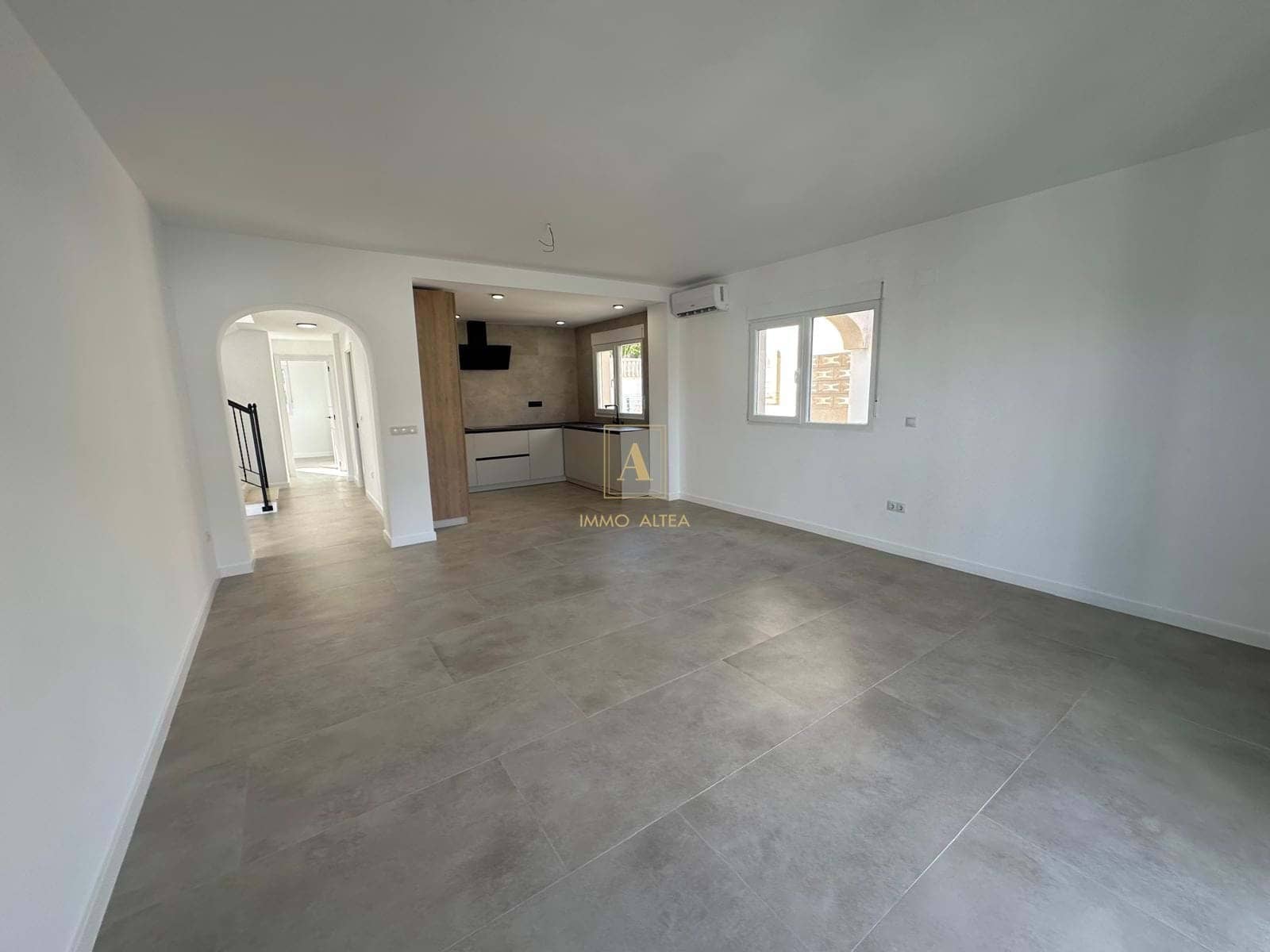 3 sovrum Villa till salu i Alicante stad med garage - 550 000 € (Ref: 9731651)