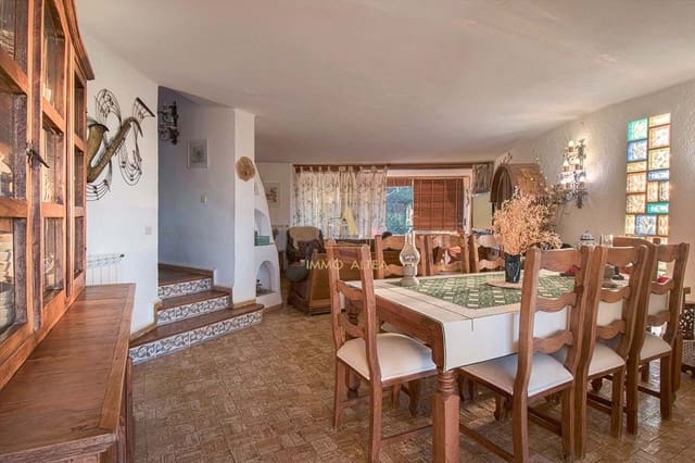 6 makuuhuone Huvila myytävänä paikassa Alicante kaupunki mukana 
autotalli - 1 090 000 € (Ref: 9737892)