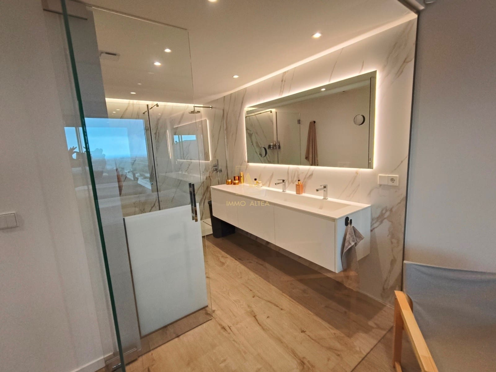 3 sypialnia Apartament na sprzedaż w Miasto Alicante / Alacant z basenem garażem - 690 000 € (Ref: 9780106)