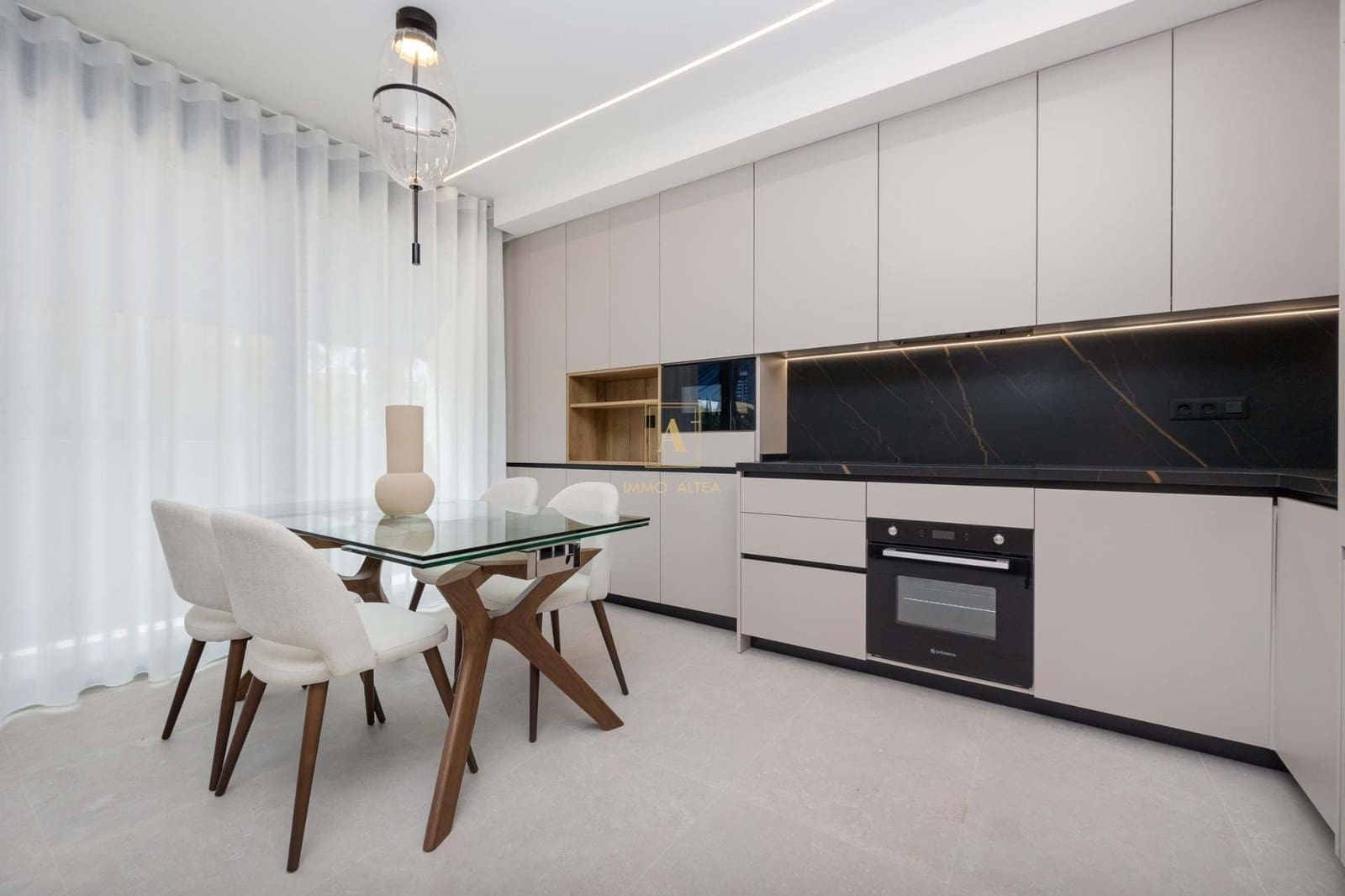 2 bedroom Apartment for sale in Guardamar del Segura with pool - € 245,000 (Ref: 9782959)