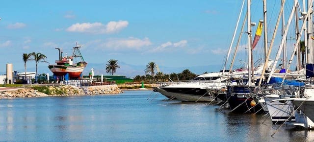 2 soveværelse Penthouse til salg i Guardamar del Segura med swimmingpool - € 445.000 (Ref: 9782960)