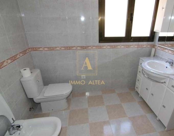 5 Zimmer Villa zu verkaufen in Alicante / Alacant Stadt mit Garage - 630.000 € (Ref: 9807639)
