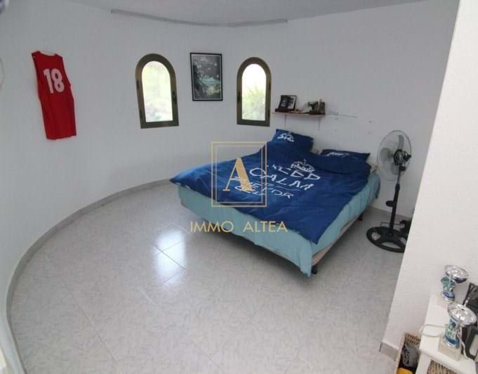 5 Zimmer Villa zu verkaufen in Alicante / Alacant Stadt mit Garage - 630.000 € (Ref: 9807639)
