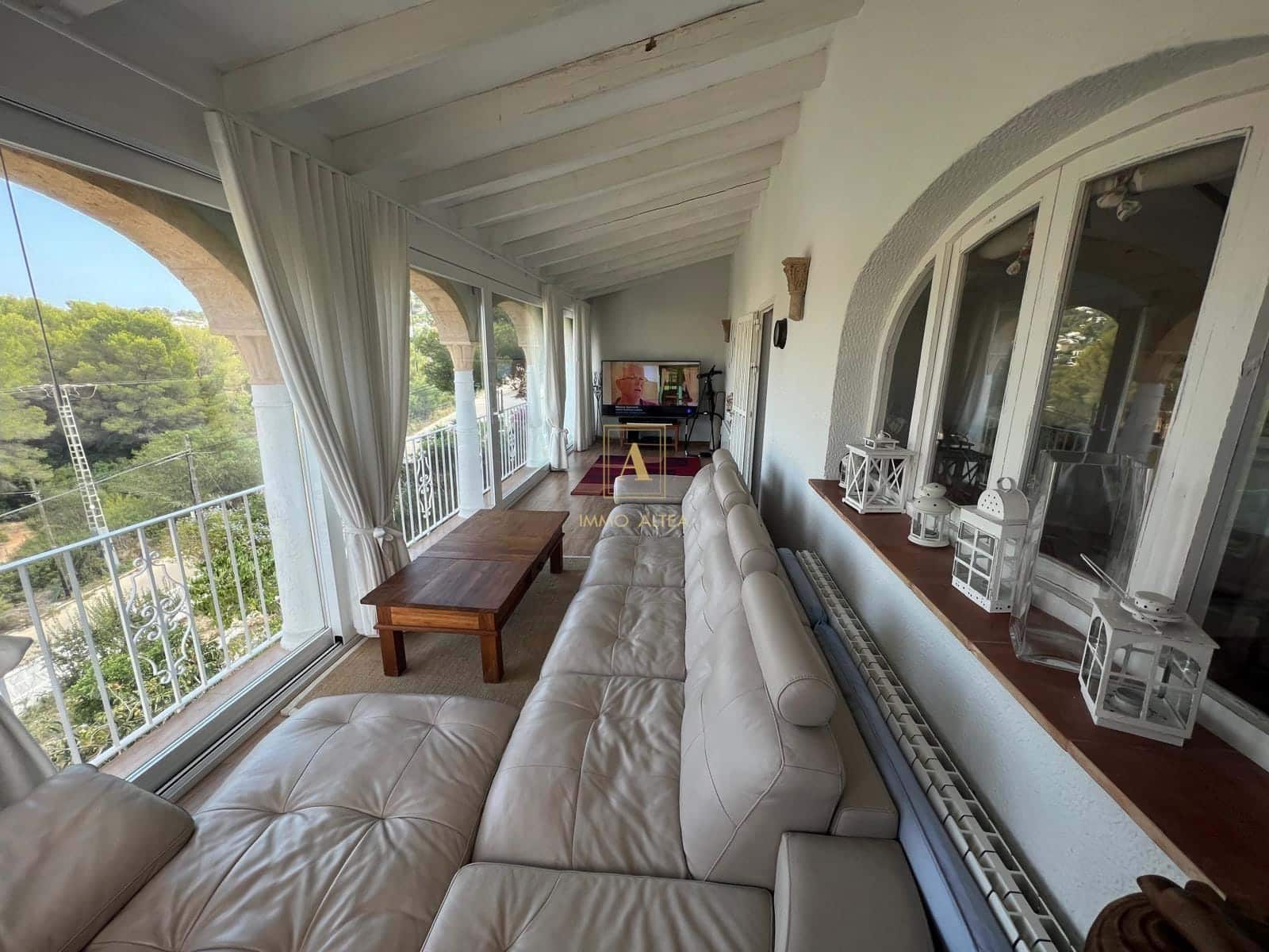 5 Zimmer Villa zu verkaufen in Alicante / Alacant Stadt mit Garage - 630.000 € (Ref: 9807639)