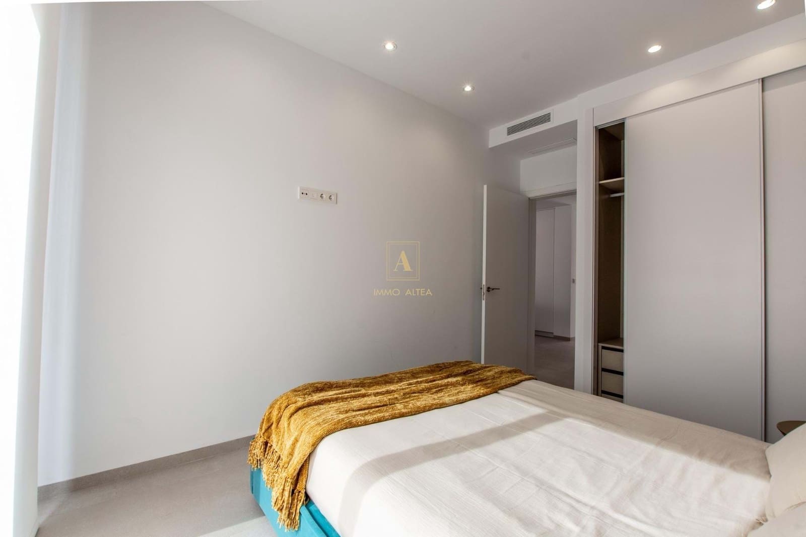 2 bedroom Apartment for sale in Finestrat with pool - € 400,000 (Ref: 9818822)