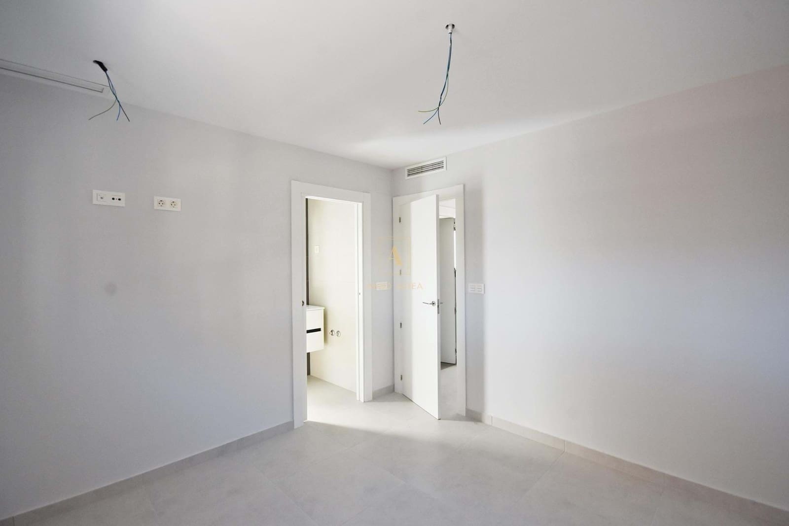 3 quarto Moradia para venda em Alamillo com piscina - 294 000 € (Ref: 9818834)
