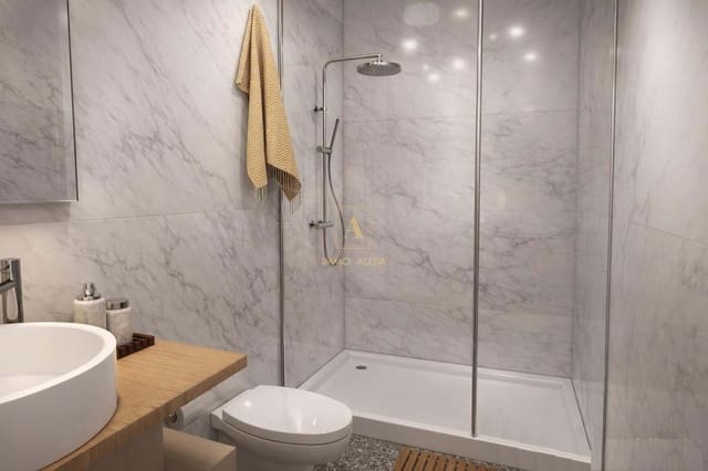 Chalet de 3 habitaciones en Los Alcázares en venta con piscina - 590.000 € (Ref: 9818835)