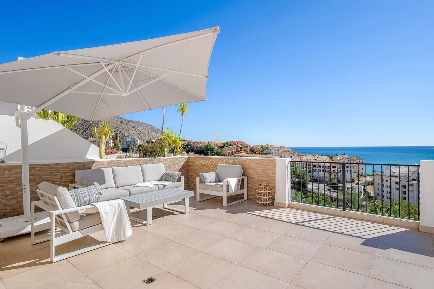 3 bedroom Apartment for sale in Alicante / Alacant city with pool - € 549,000 (Ref: 9821979)