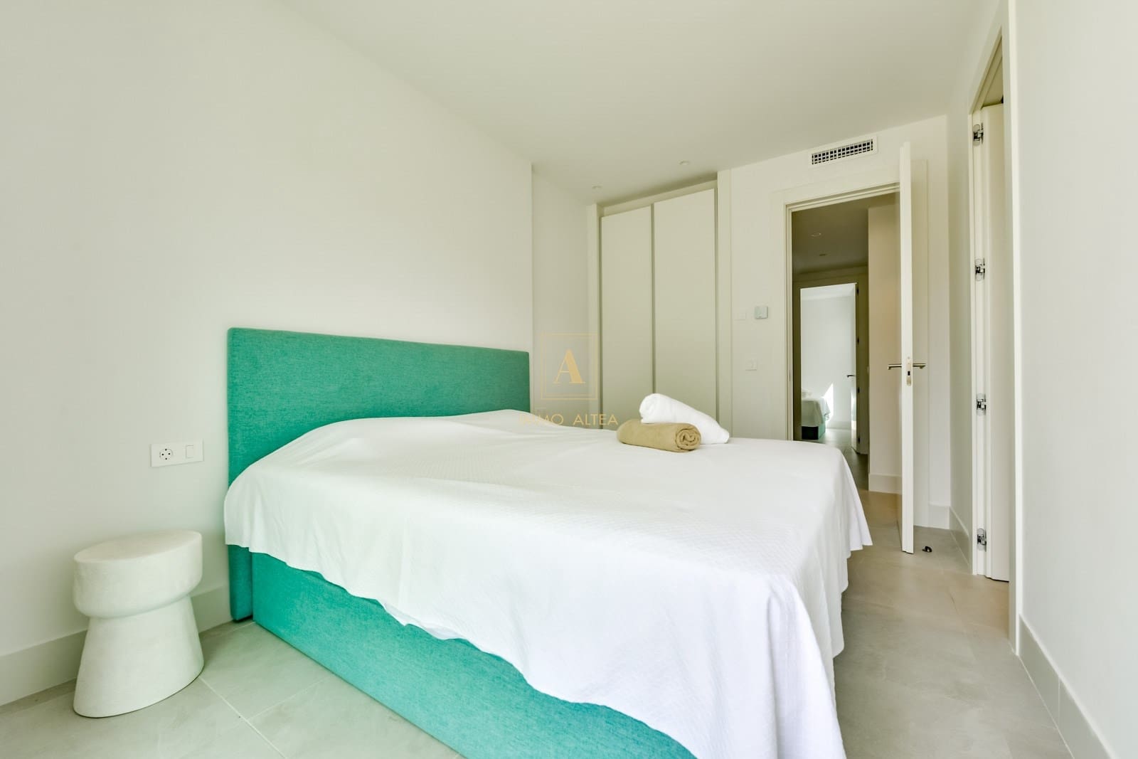 2 bedroom Apartment for sale in Alfaz del Pi / L'Alfas del Pi with pool garage - € 659,000 (Ref: 9824271)