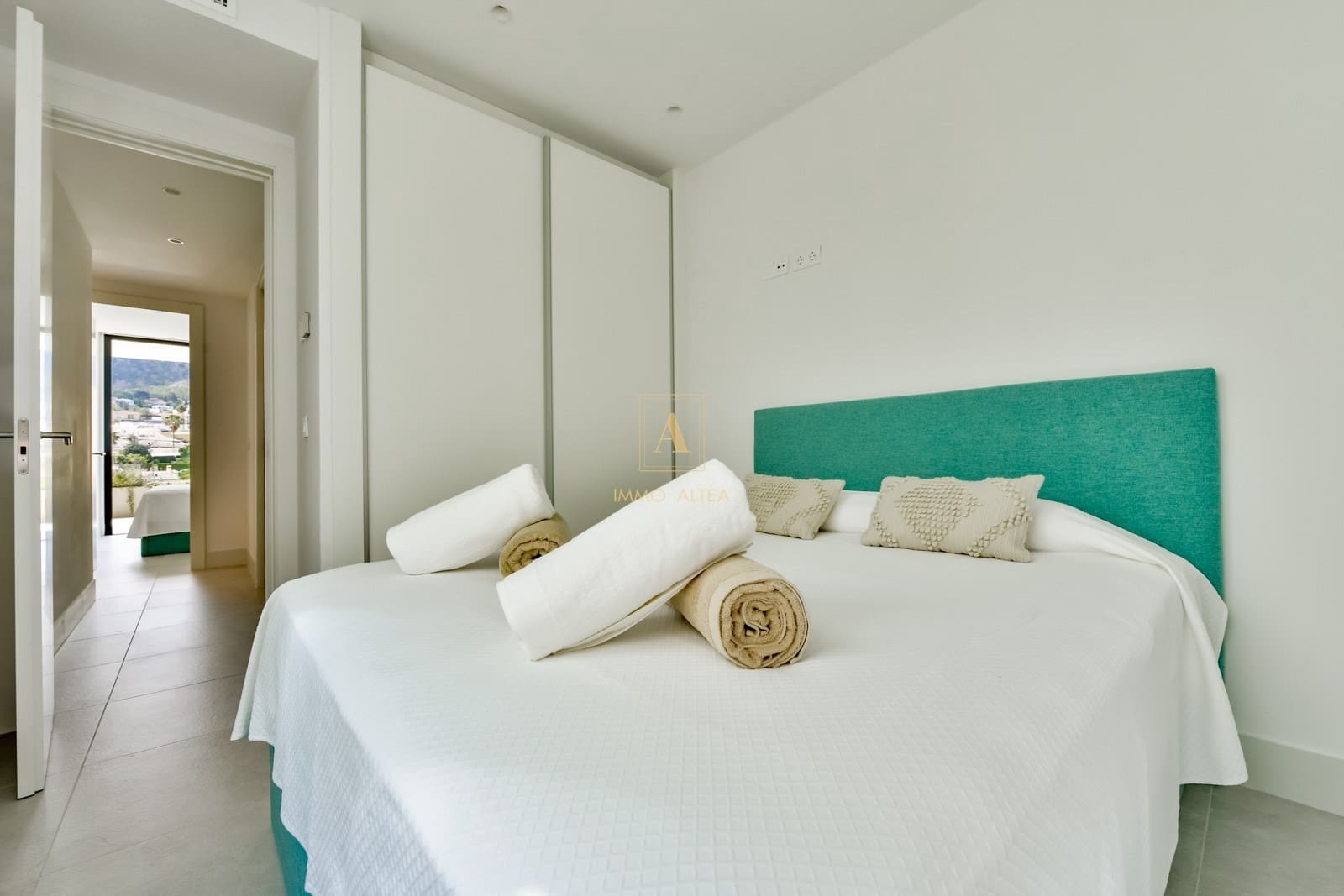 2 bedroom Apartment for sale in Alfaz del Pi / L'Alfas del Pi with pool garage - € 659,000 (Ref: 9824271)