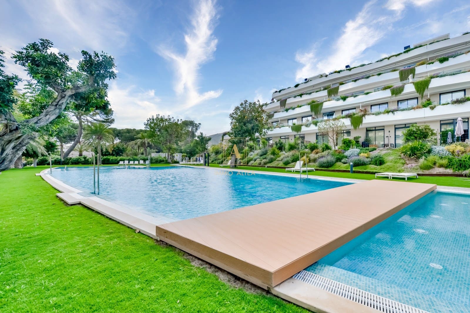 2 bedroom Apartment for sale in Alfaz del Pi / L'Alfas del Pi with pool garage - € 659,000 (Ref: 9824271)