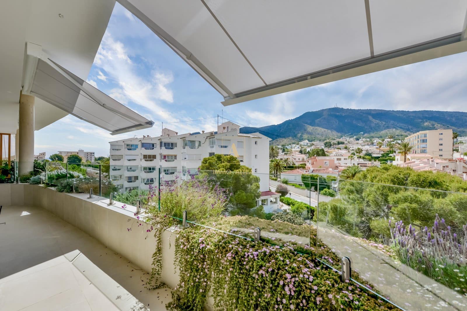 2 bedroom Apartment for sale in Alfaz del Pi / L'Alfas del Pi with pool garage - € 659,000 (Ref: 9824271)
