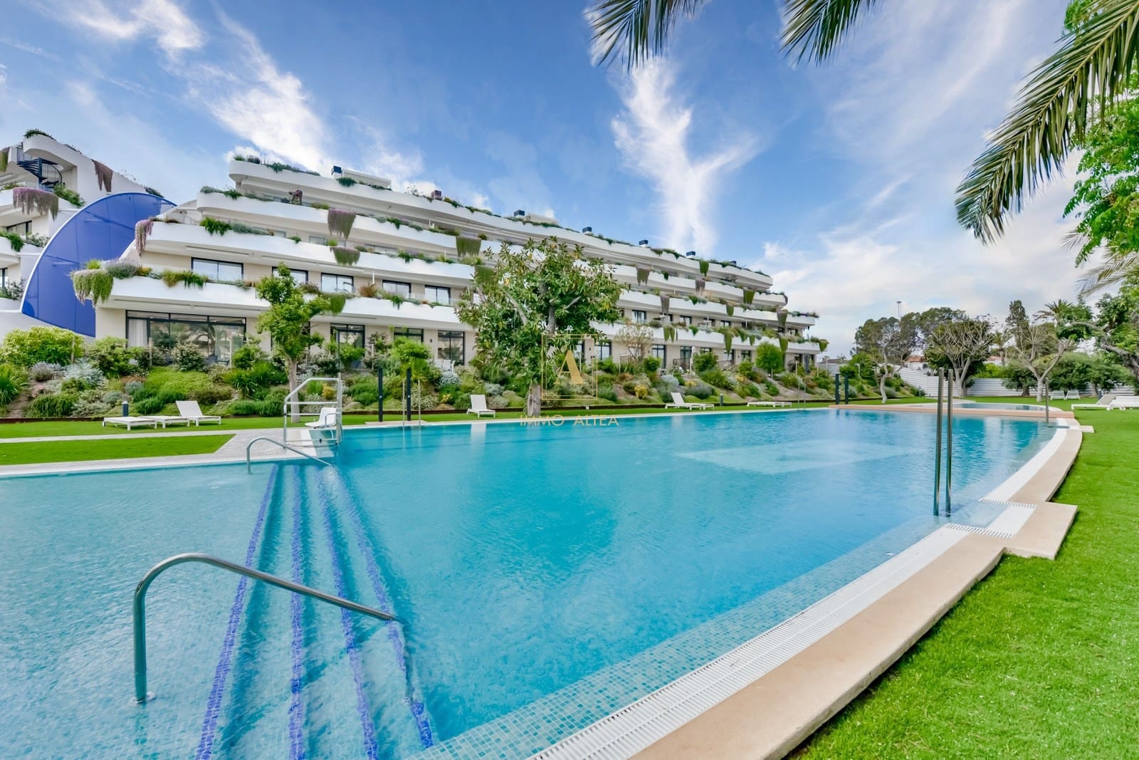 2 bedroom Apartment for sale in Alfaz del Pi / L'Alfas del Pi with pool garage - € 659,000 (Ref: 9824271)