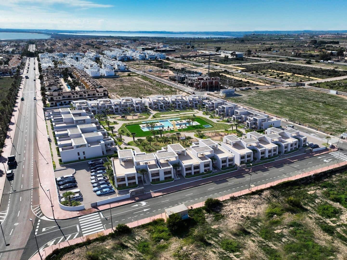 2 bedroom Villa for sale in Alicante / Alacant city with pool - € 364,000 (Ref: 9889713)