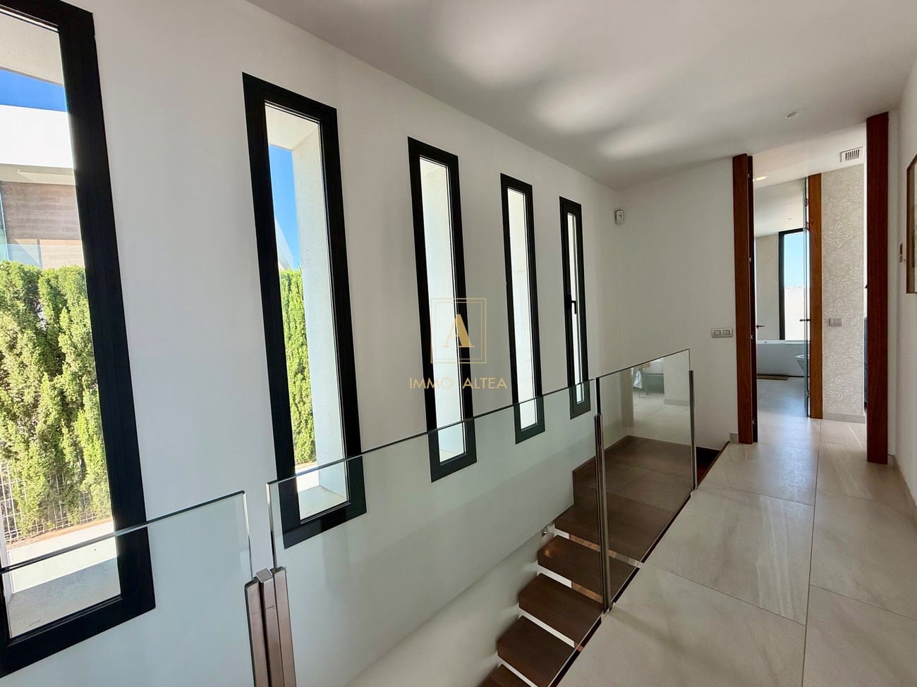 Chalet de 4 habitaciones en Alicante / Alacant ciudad en venta con piscina - 1.340.000 € (Ref: 9893674)