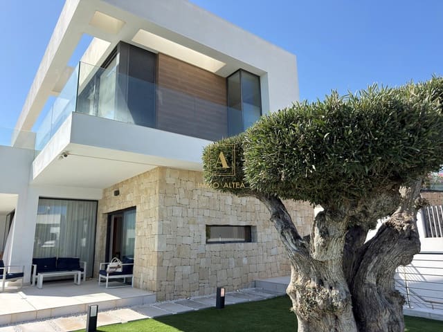 Chalet de 4 habitaciones en Alicante / Alacant ciudad en venta con piscina - 1.340.000 € (Ref: 9893674)