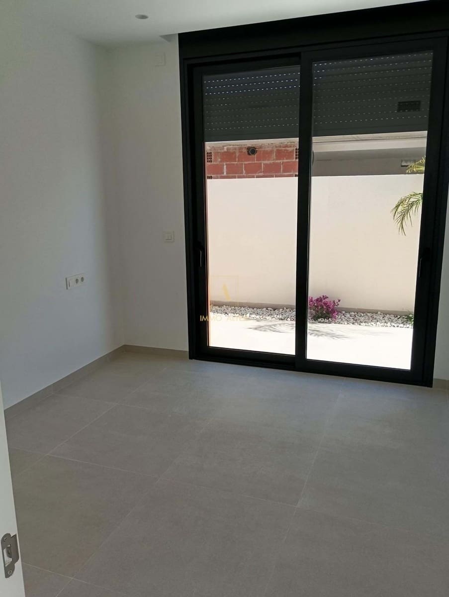 Chalet de 3 habitaciones en Pilar de la Horadada en venta con piscina - 586.000 € (Ref: 9912449)