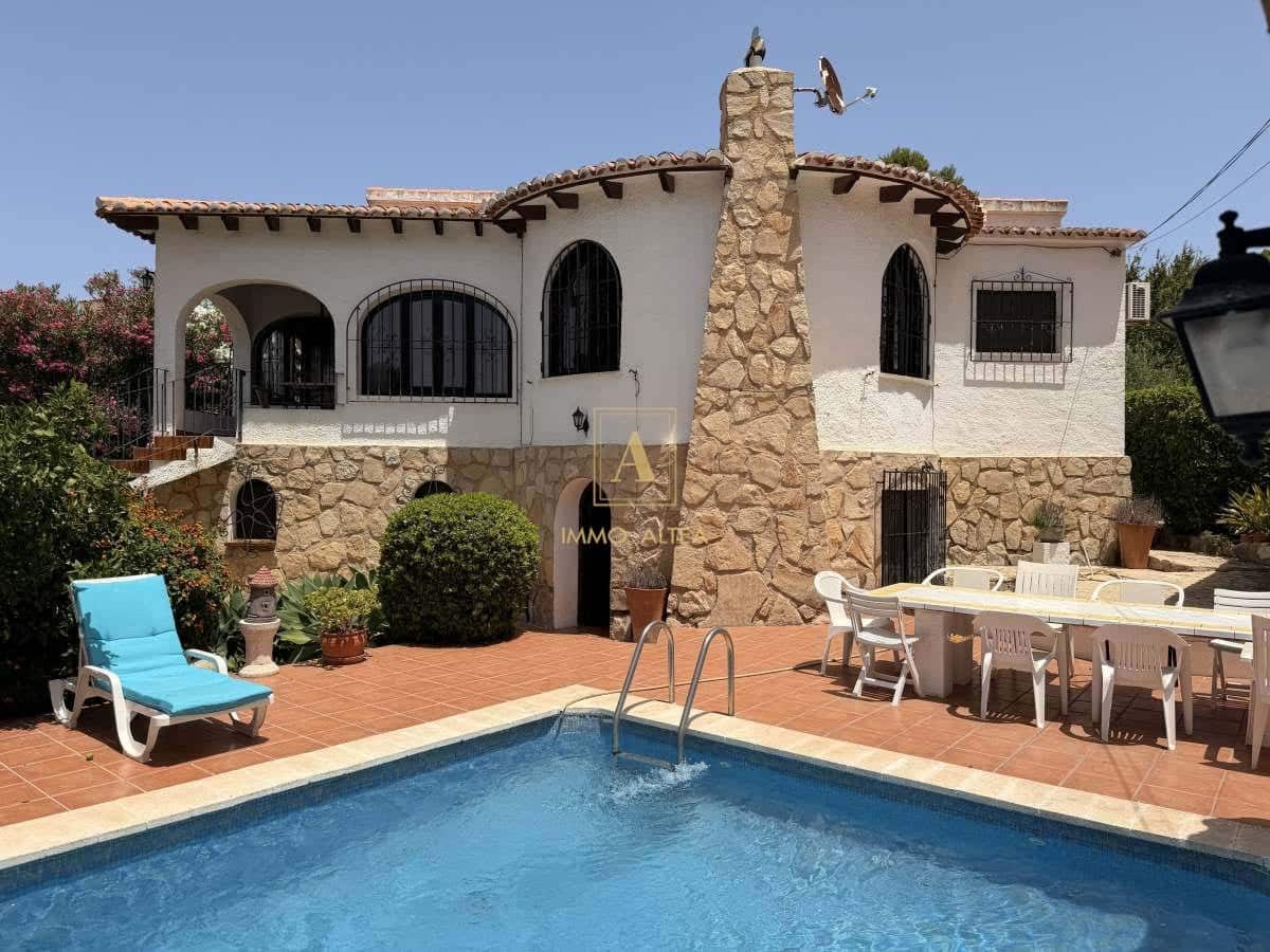 3 soveværelse Villa til salg i Alicante by - € 559.000 (Ref: 9921641)