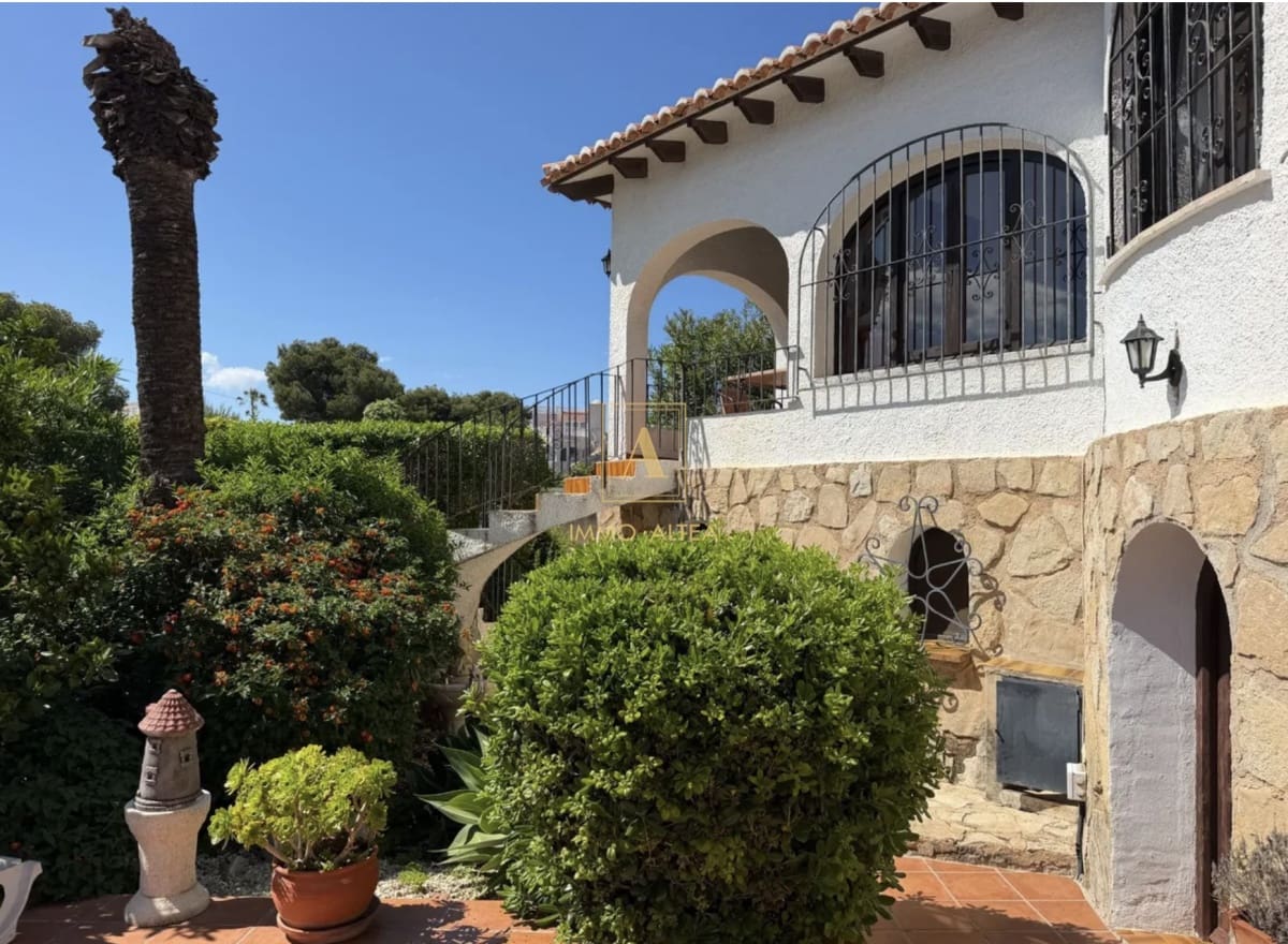 3 soveværelse Villa til salg i Alicante by - € 559.000 (Ref: 9921641)