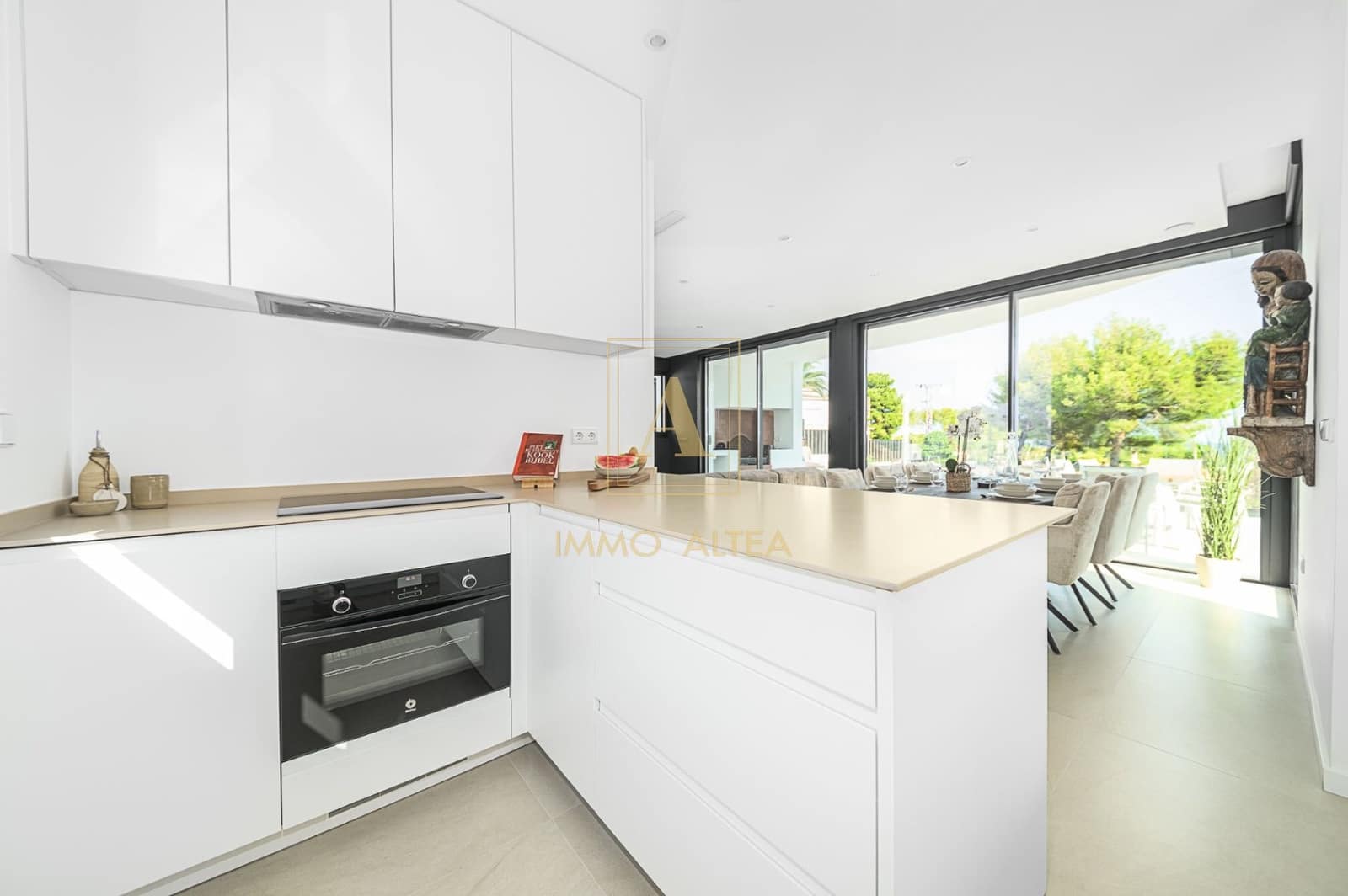 3 slaapkamer Villa te koop in Alicante stad met garage - € 1.250.000 (Ref: 9935459)