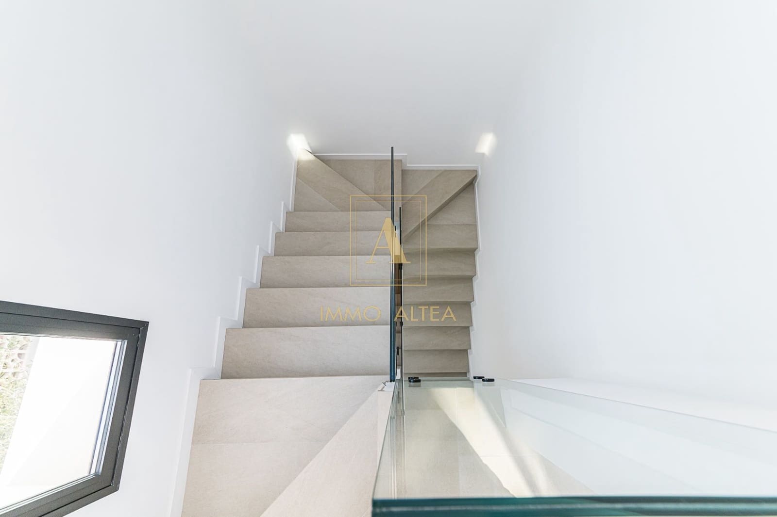 3 slaapkamer Villa te koop in Alicante stad met garage - € 1.250.000 (Ref: 9935459)