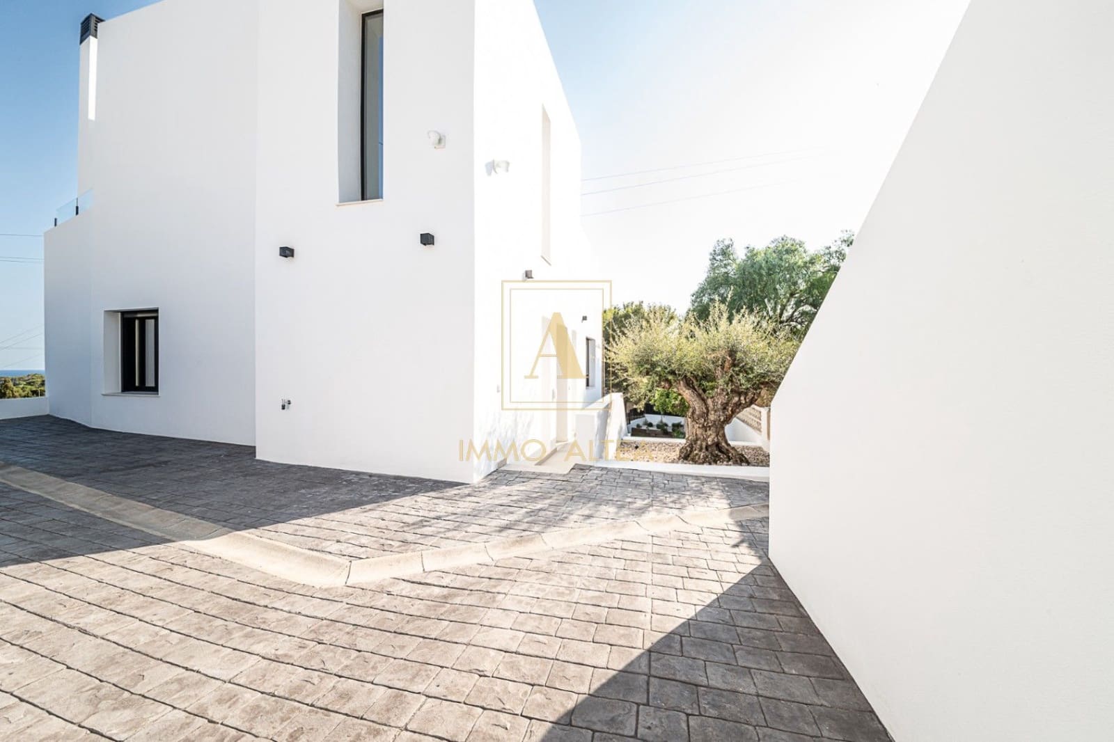 3 slaapkamer Villa te koop in Alicante stad met garage - € 1.250.000 (Ref: 9935459)