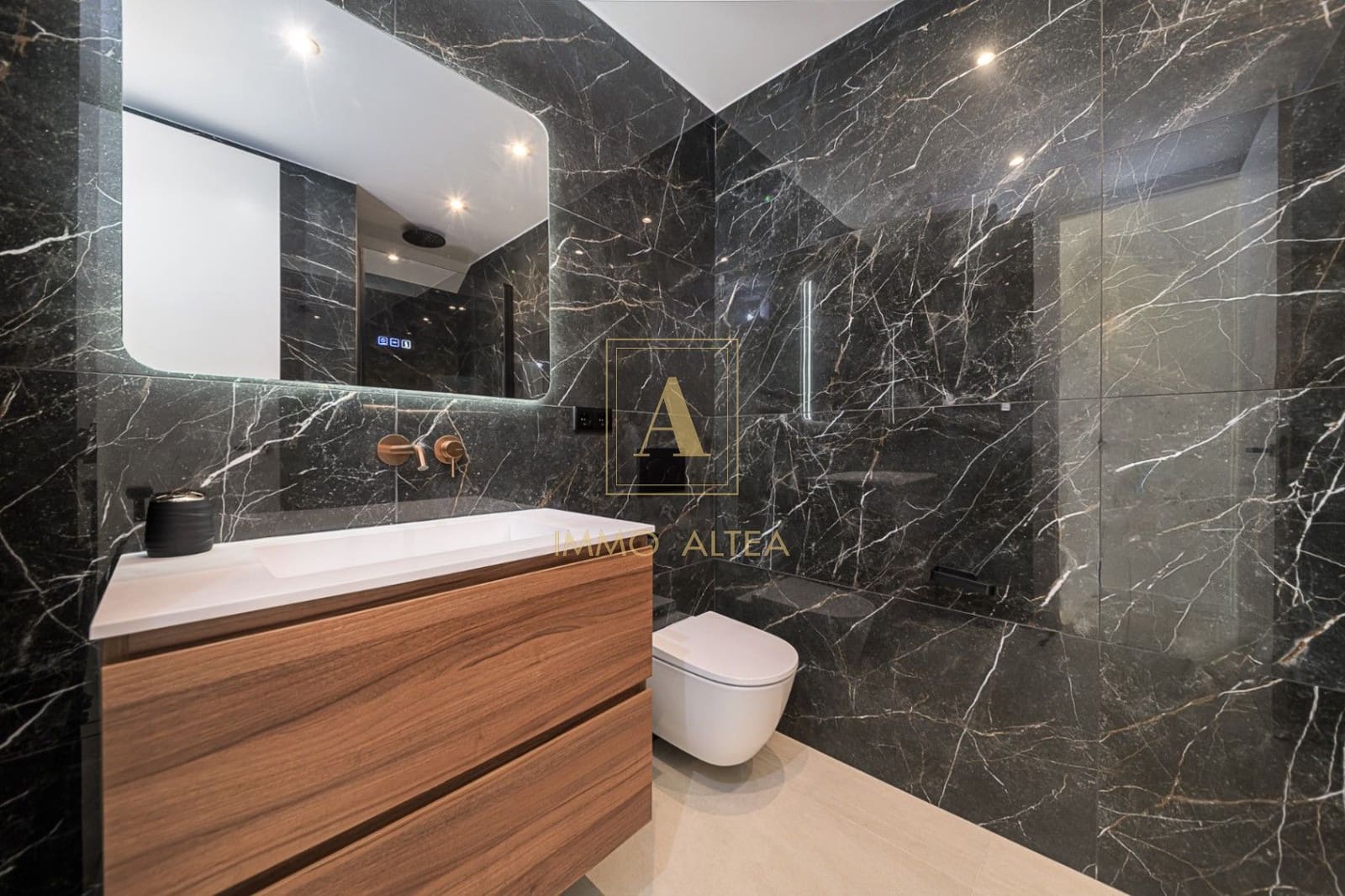 3 slaapkamer Villa te koop in Alicante stad met garage - € 1.250.000 (Ref: 9935459)