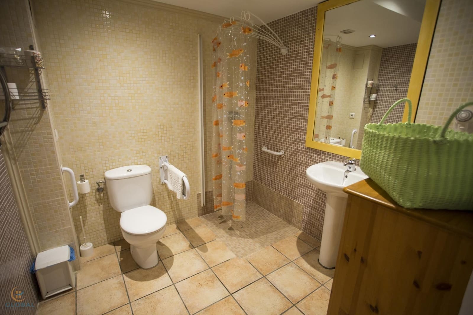 6 soveværelse Guesthouse/B & B til salg i Oliva - € 350.000 (Ref: 8416220)