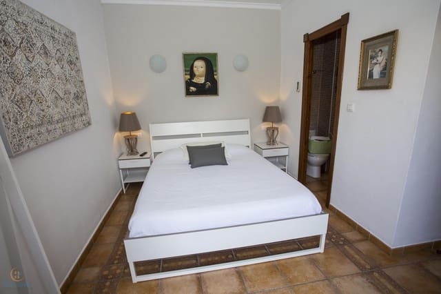 6 soveværelse Guesthouse/B & B til salg i Oliva - € 350.000 (Ref: 8416220)