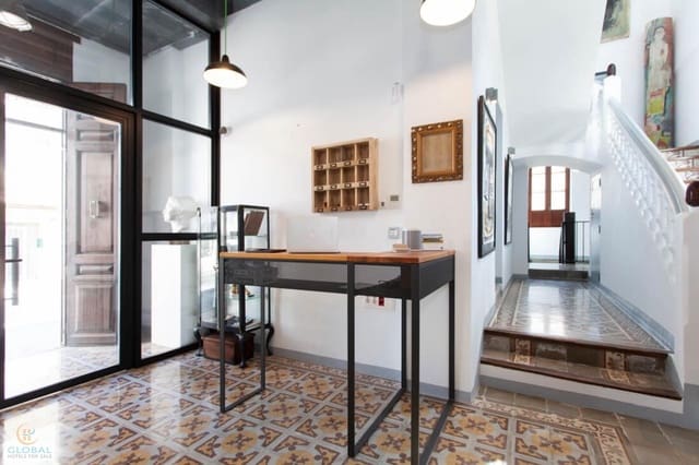 7 bedroom Hotel for sale in Altea - € 960,000 (Ref: 8418074)