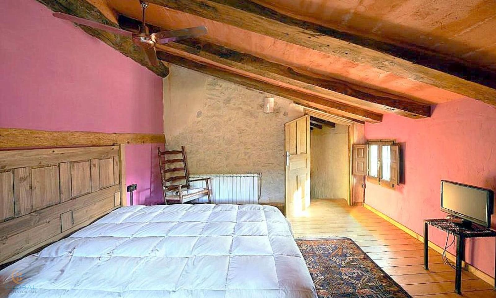 8 soveværelse Guesthouse/B & B til salg i Montesa med swimmingpool garage - € 1.300.000 (Ref: 8424334)