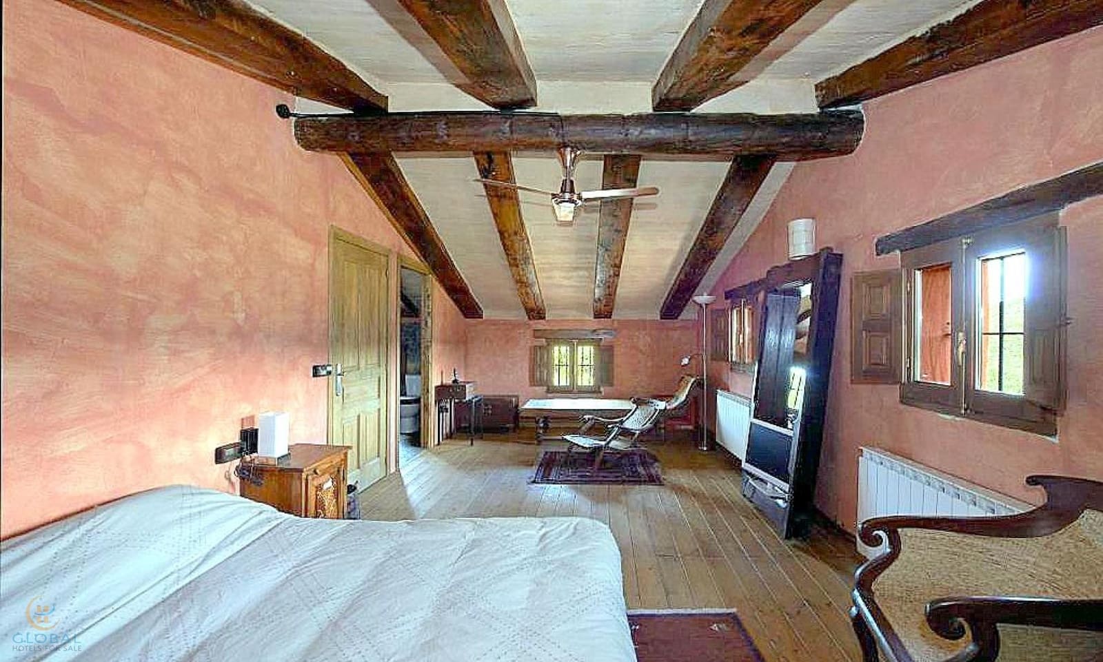 8 soveværelse Guesthouse/B & B til salg i Montesa med swimmingpool garage - € 1.300.000 (Ref: 8424334)