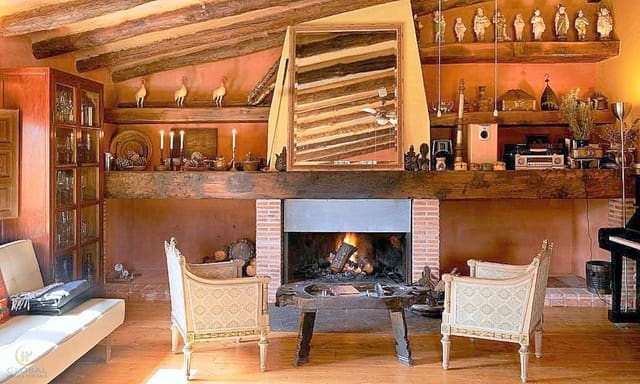 8 bedroom Guesthouse/B & B for sale in Montesa with pool garage - € 1,300,000 (Ref: 8424334)