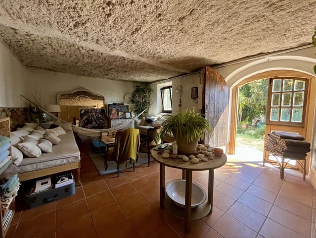 6 bedroom Guesthouse/B & B for sale in Sitges with pool - € 450,000 (Ref: 8489619)