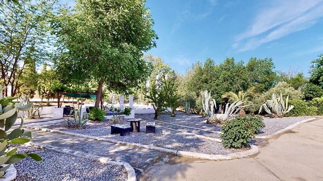 12 soveværelse Guesthouse/B & B til salg i Baza med swimmingpool garage - € 1.250.000 (Ref: 8633730)