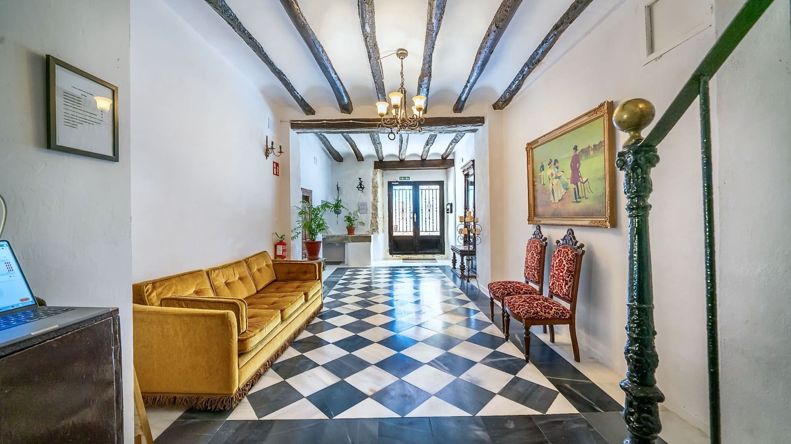 6 bedroom Guesthouse/B & B for sale in Alcoy / Alcoi - € 300,000 (Ref: 8758058)