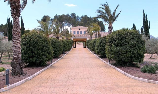 9 soveværelse Finca/Landehus til salg i Alcoy / Alcoi med swimmingpool garage - € 2.500.000 (Ref: 9126957)