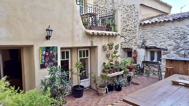 7 bedroom Guesthouse/B & B for sale in El Campello - € 625,000 (Ref: 9274727)