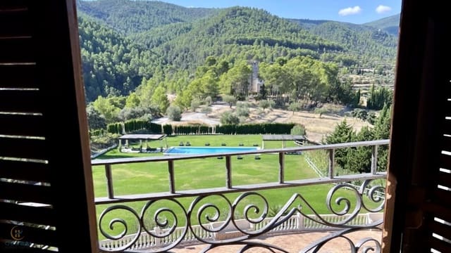 14 slaapkamer Hotel te koop in Alcoy / Alcoi met zwembad garage - € 3.500.000 (Ref: 9490855)