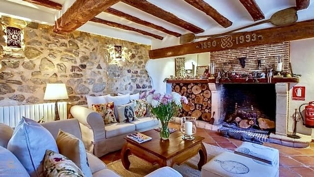 14 slaapkamer Hotel te koop in Alcoy / Alcoi met zwembad garage - € 3.500.000 (Ref: 9490855)