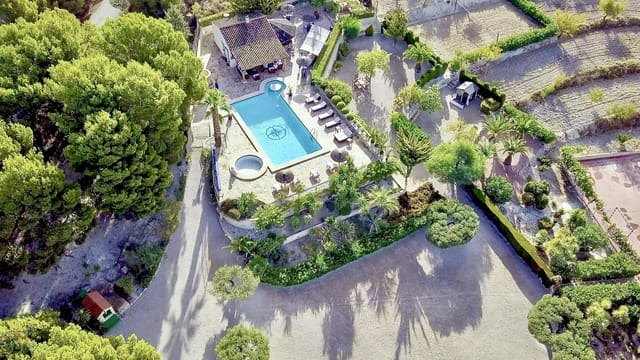 17 bedroom Hotel for sale in Alicante / Alacant city with pool garage - € 4,600,000 (Ref: 9793234)