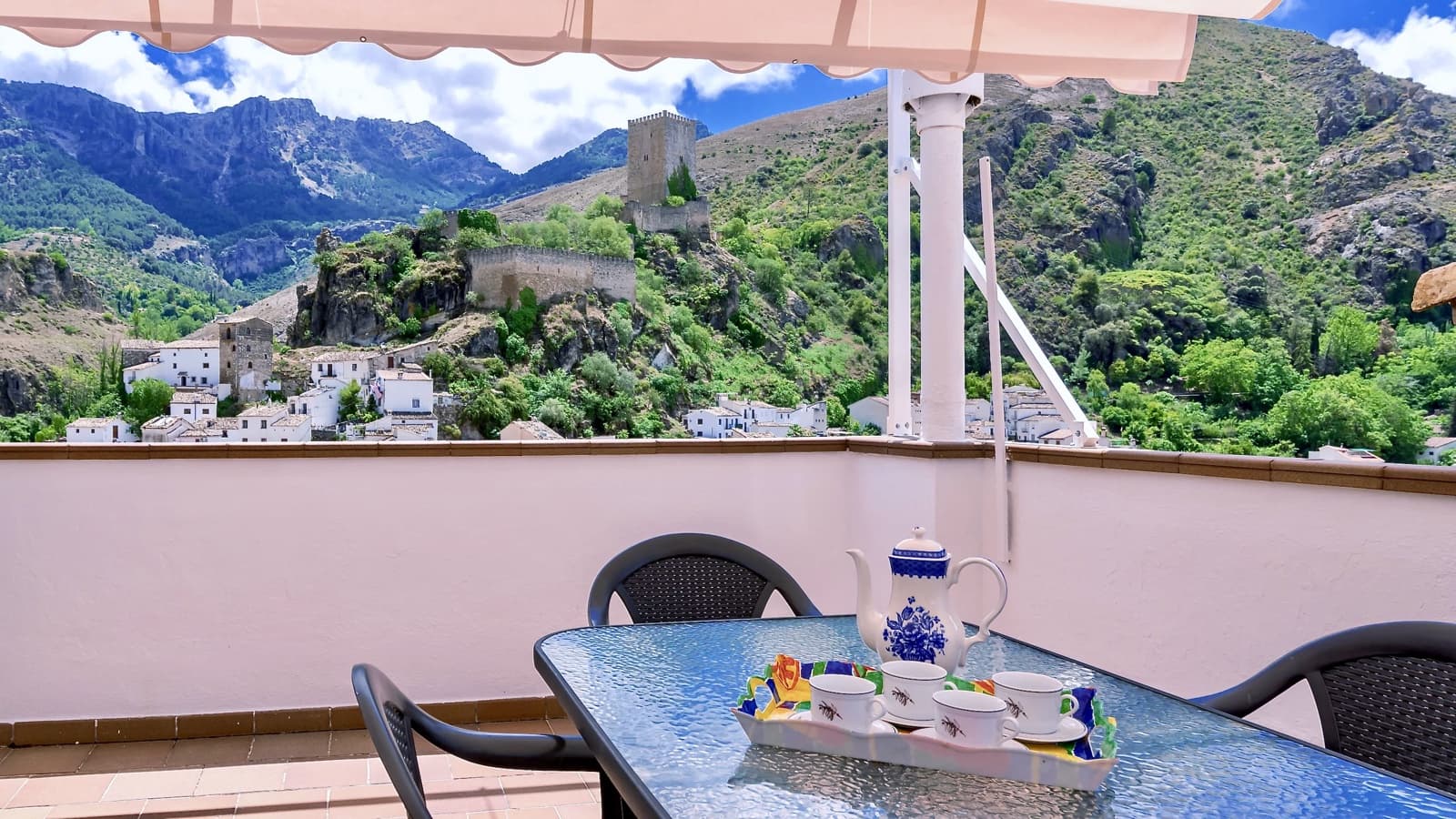 5 bedroom Guesthouse/B & B for sale in La Iruela - € 260,000 (Ref: 9823973)