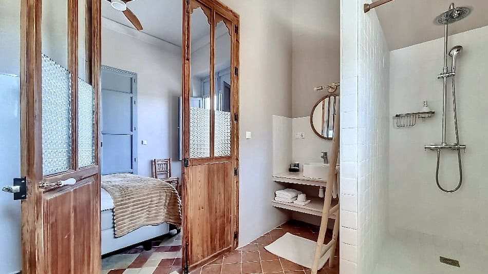 9 bedroom Guesthouse/B & B for sale in Pinoso with pool - € 1,225,000 (Ref: 9877116)